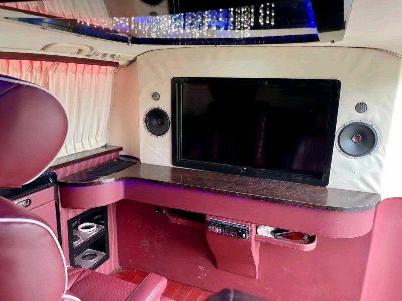 东营15年奔驰威霆4