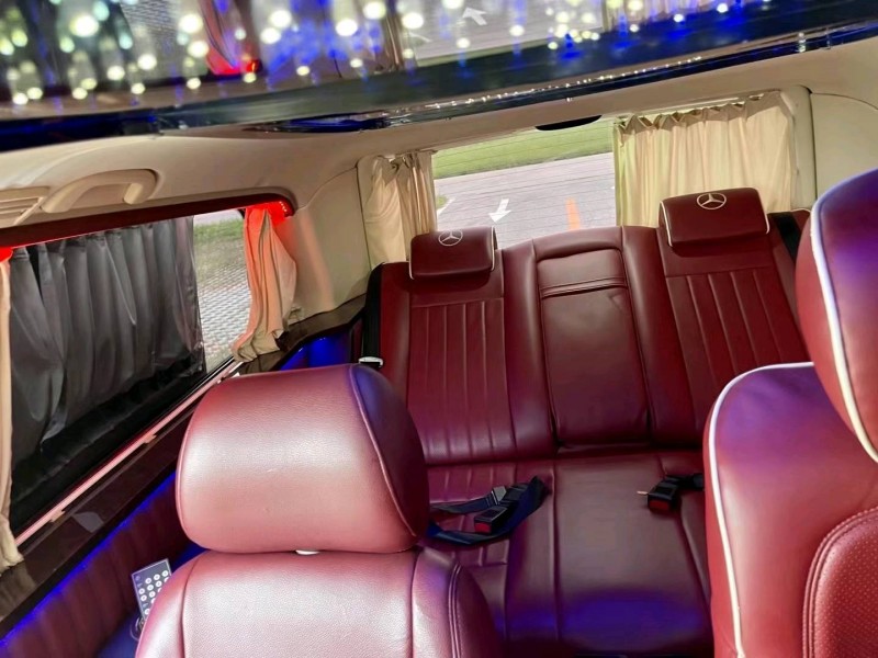 东营15年奔驰威霆8