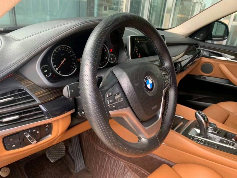 保定16年宝马X67