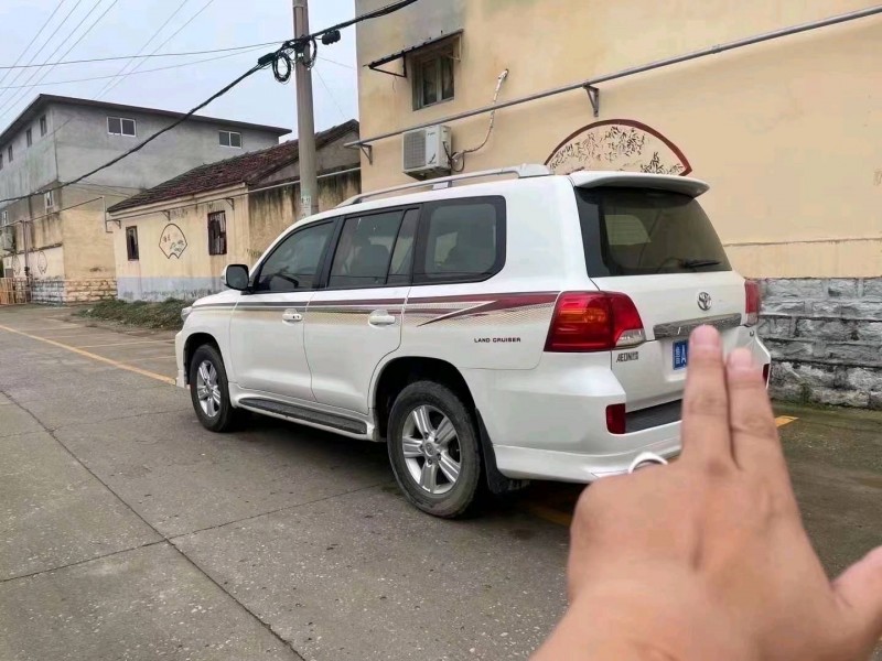 东营16年丰田兰德酷路泽4
