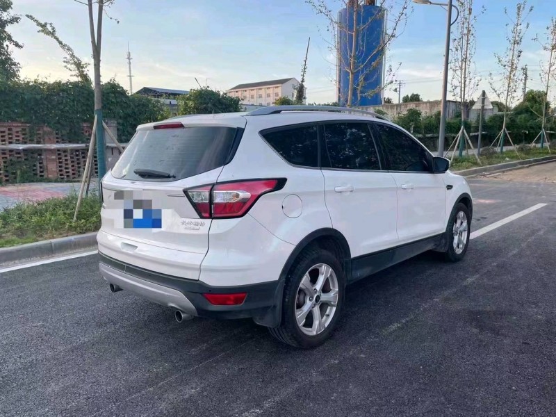 北京17年福特翼虎9