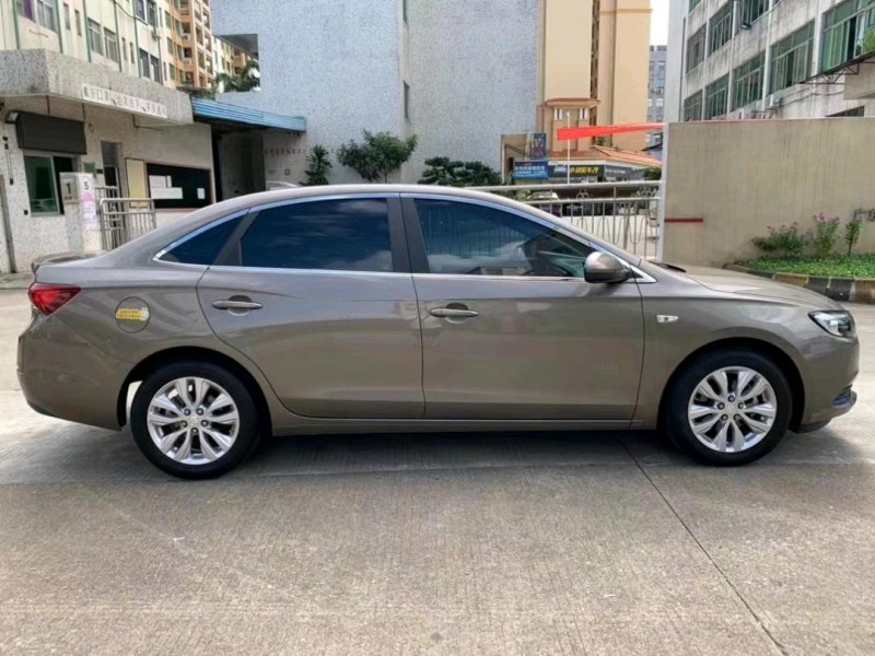 中山21年别克英朗2