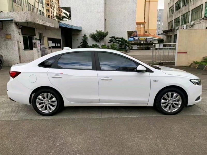 中山19年别克英朗2