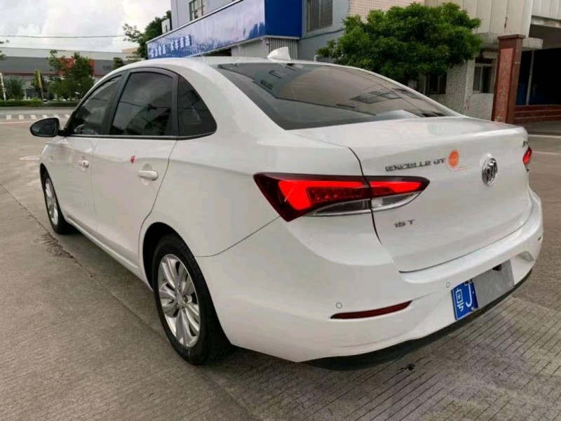 中山19年别克英朗6