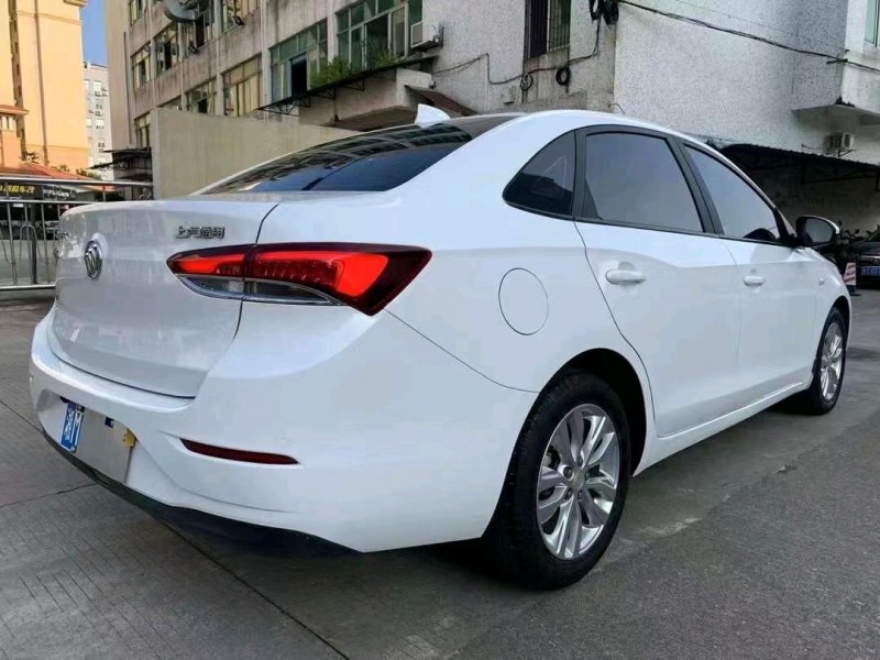 中山19年别克英朗5