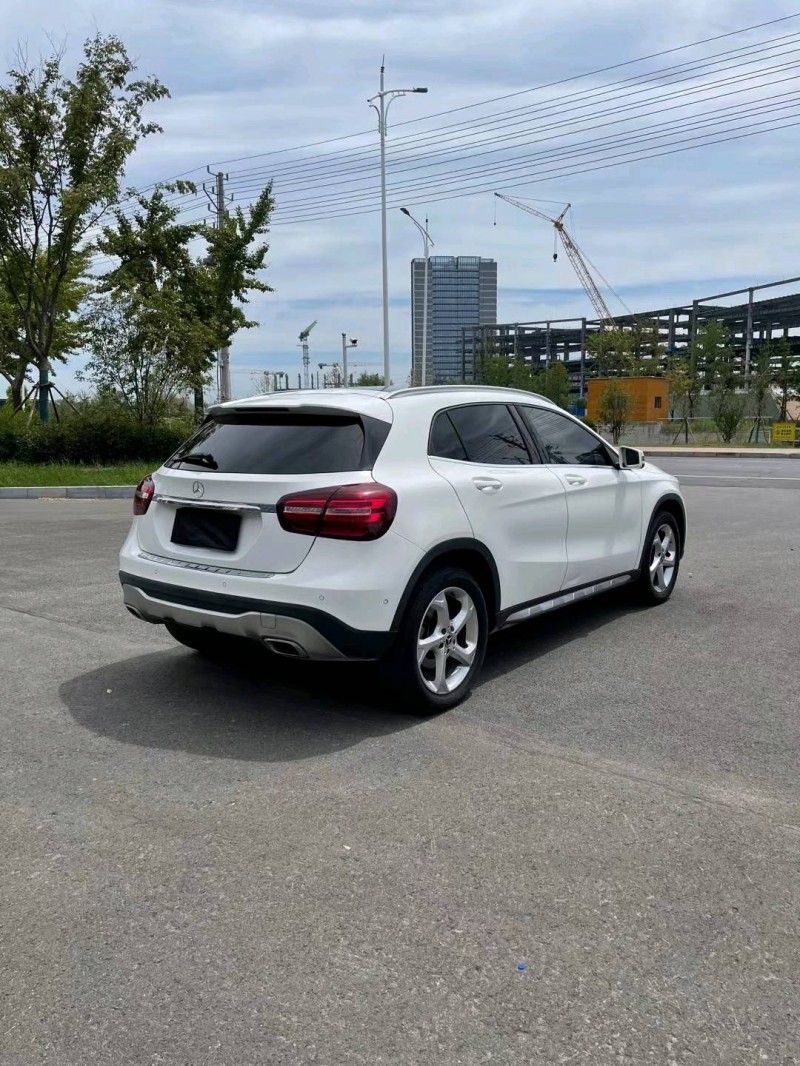 宿迁19年奔驰GLA8