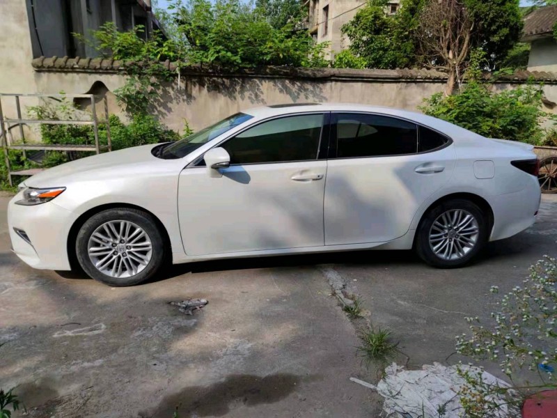 北京18年雷克萨斯ES4