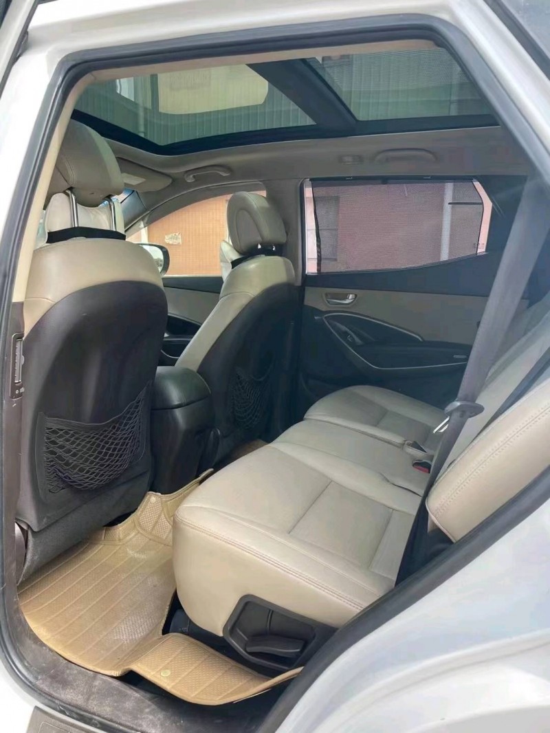 东莞13年现代新胜达4