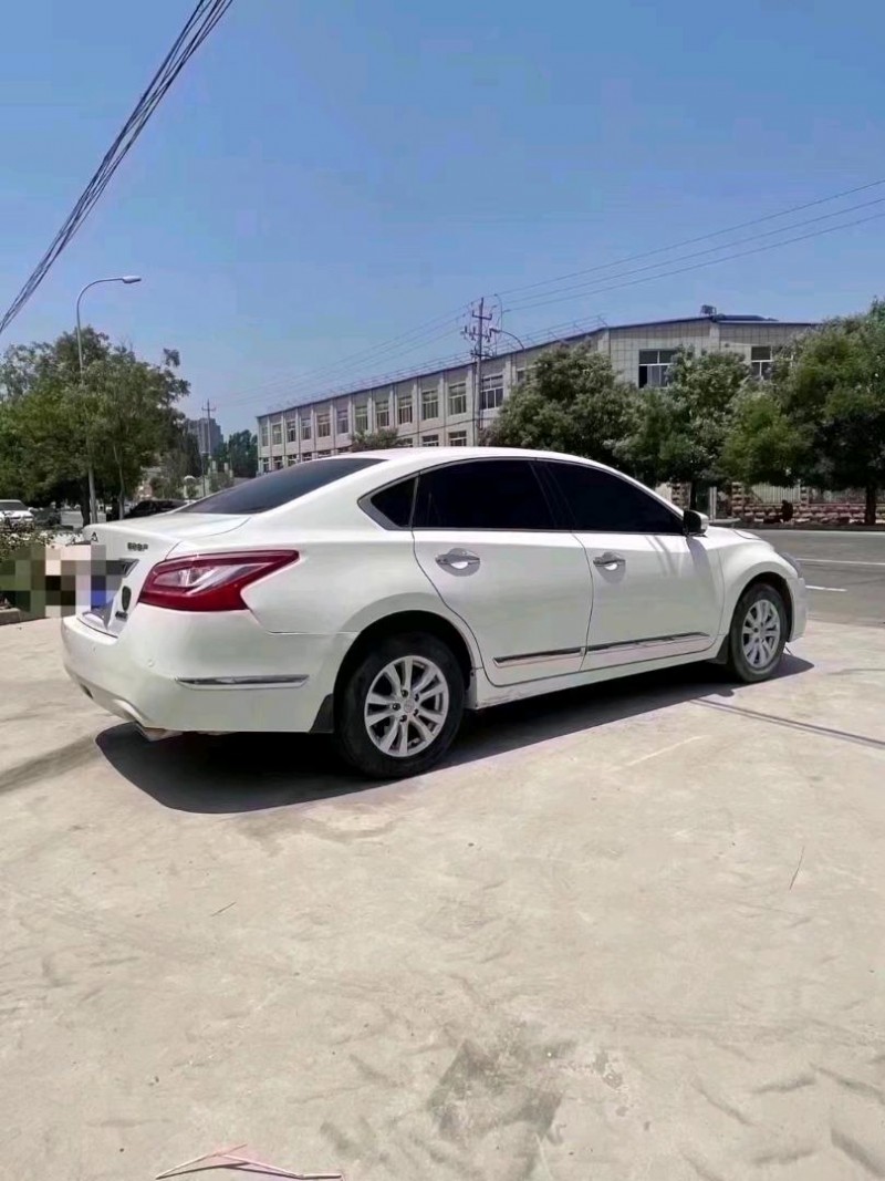 北京16年日产天籁3