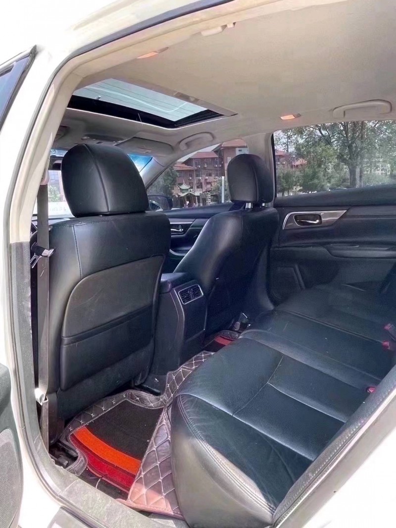 北京16年日产天籁4