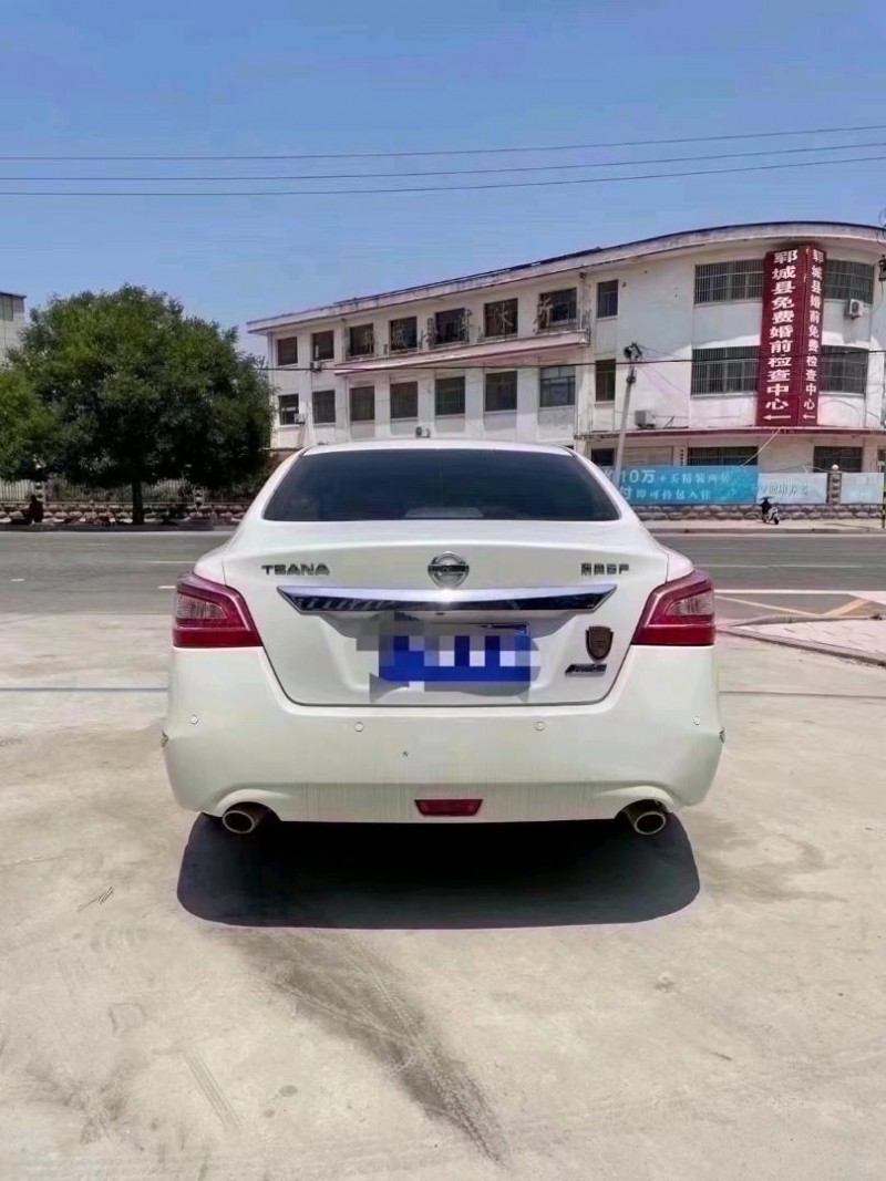 北京16年日产天籁8