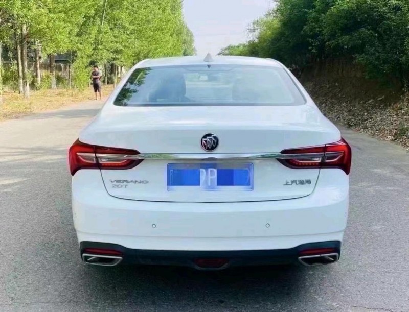 青岛21年别克威朗1