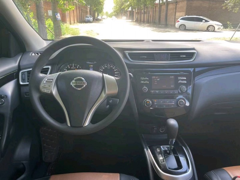 保定17年日产逍客6