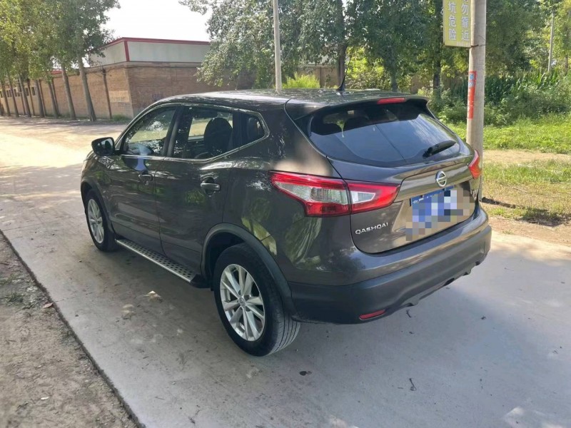 保定17年日产逍客7