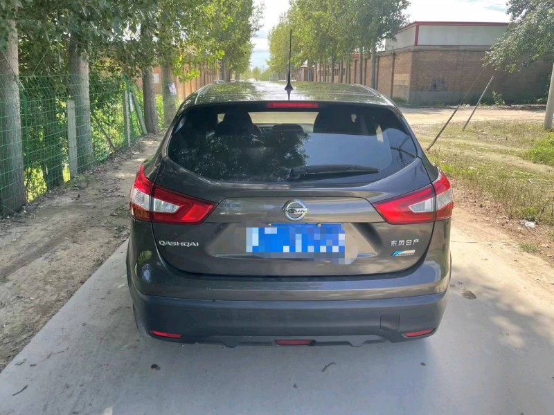 保定17年日产逍客8