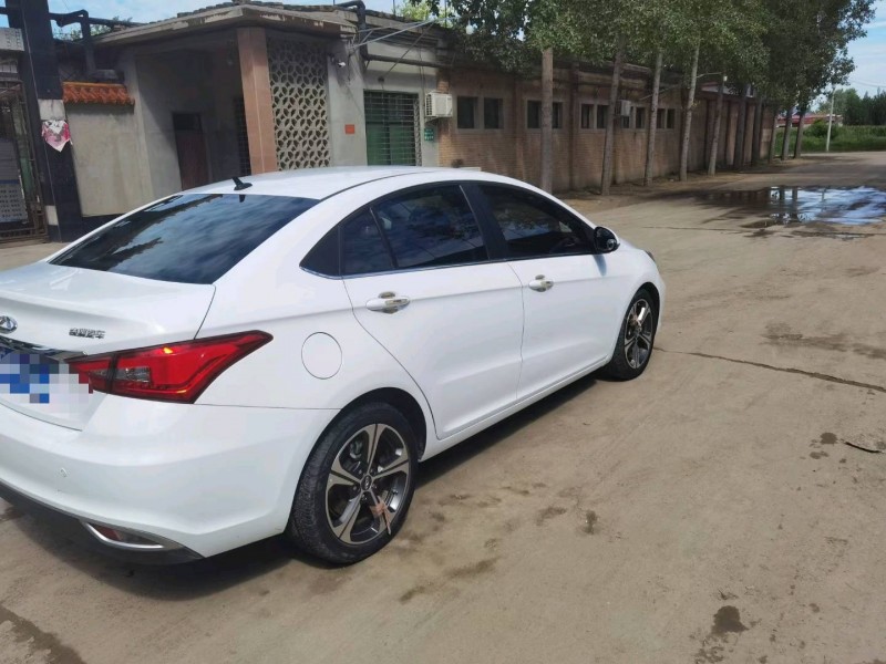 保定19年奇瑞艾瑞泽58