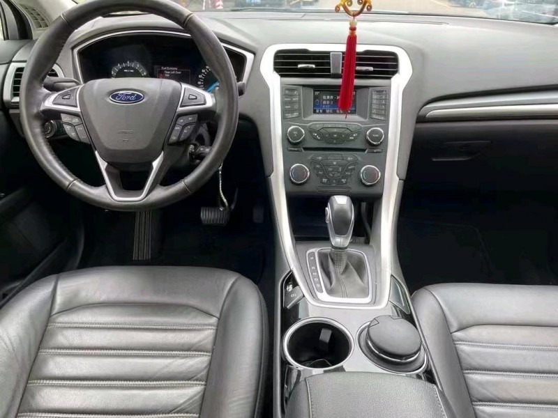 中山16年福特蒙迪欧2