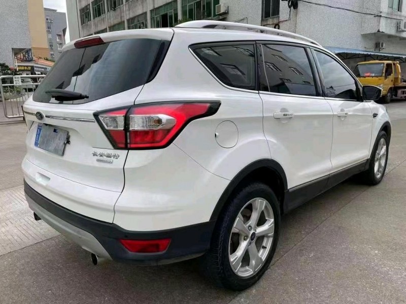 中山19年福特翼虎5