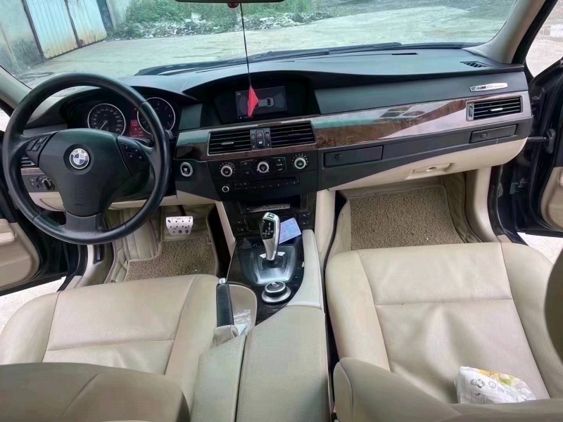 北京09年宝马5系9