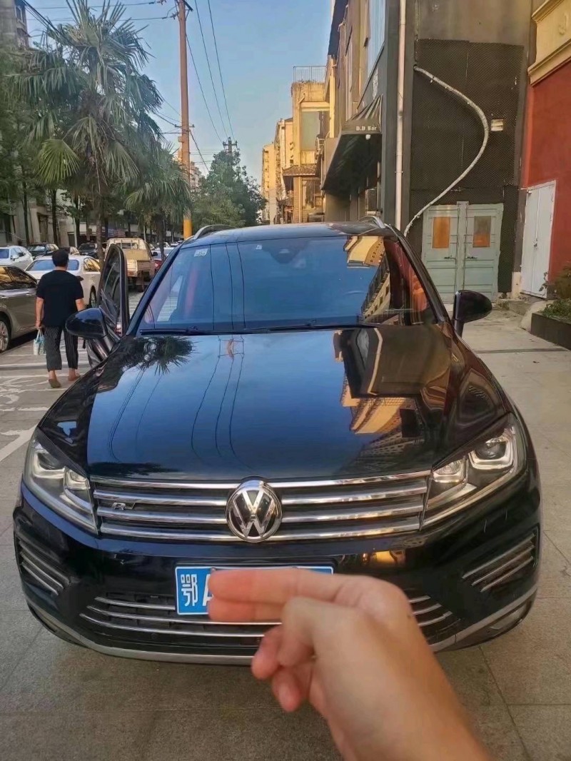 北京16年大众途锐1