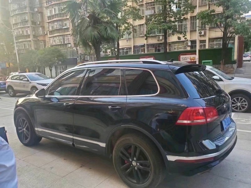 北京16年大众途锐8