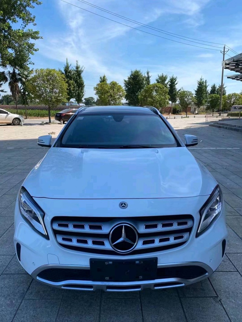 北京17年奔驰GLA1