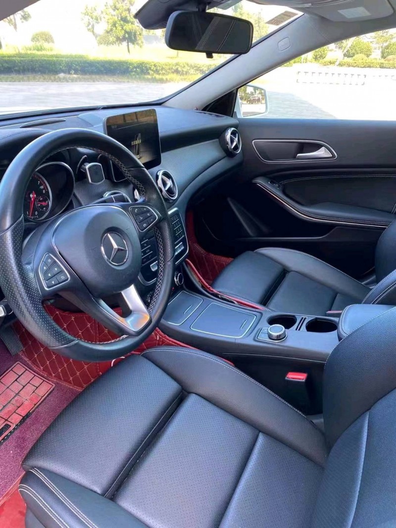 北京17年奔驰GLA4