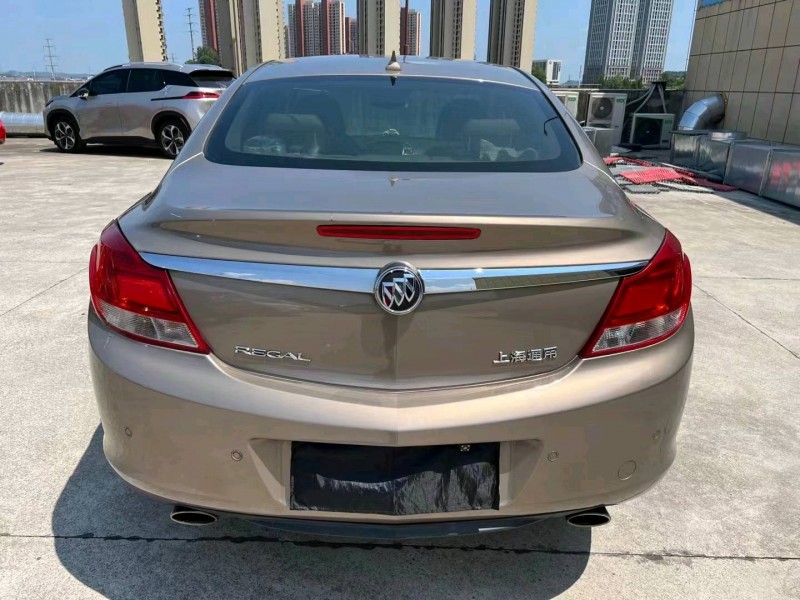 宜昌12年别克君威3