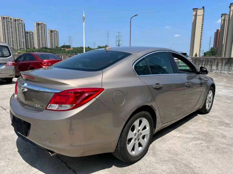 宜昌12年别克君威9