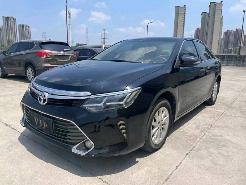 北京17年丰田凯美瑞2