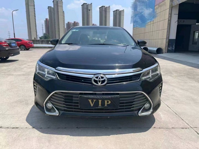 北京17年丰田凯美瑞1