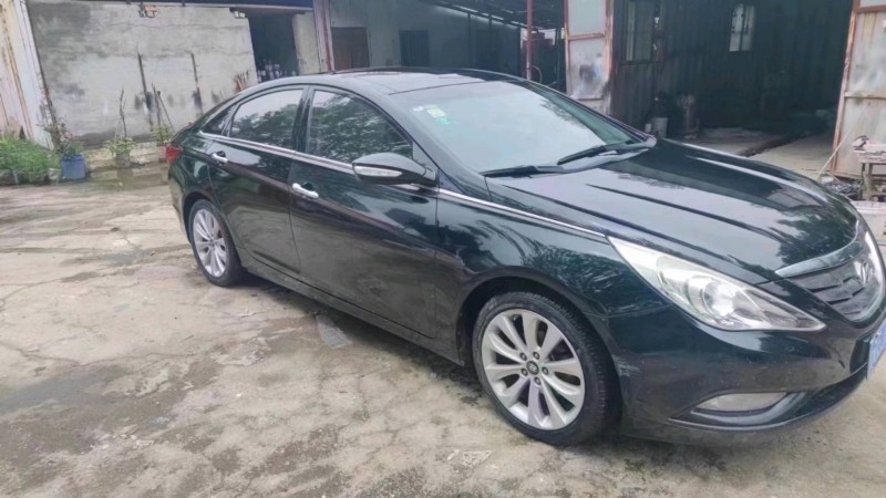 北京11年现代索纳塔八3