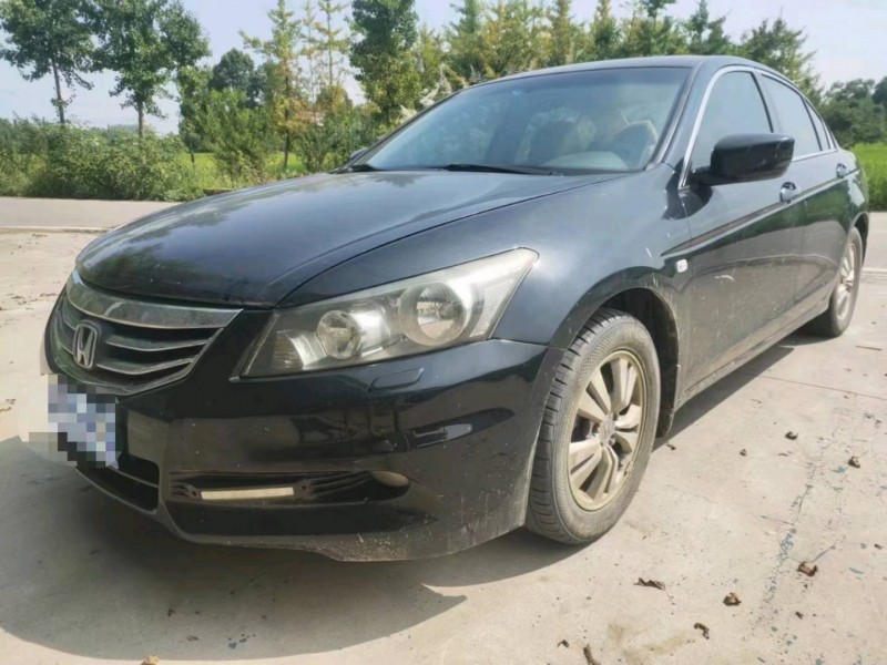 成都12年本田雅阁2