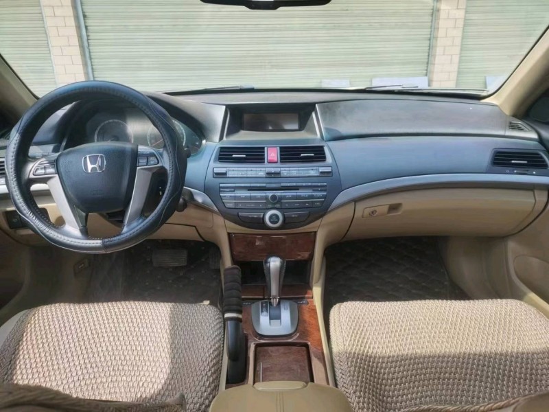 成都12年本田雅阁6