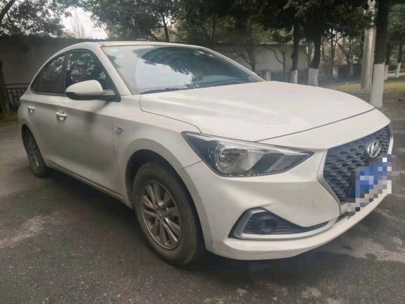 成都20年现代悦动6