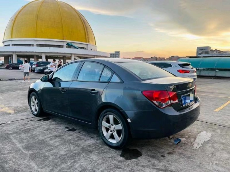 东莞10年雪佛兰科鲁兹7