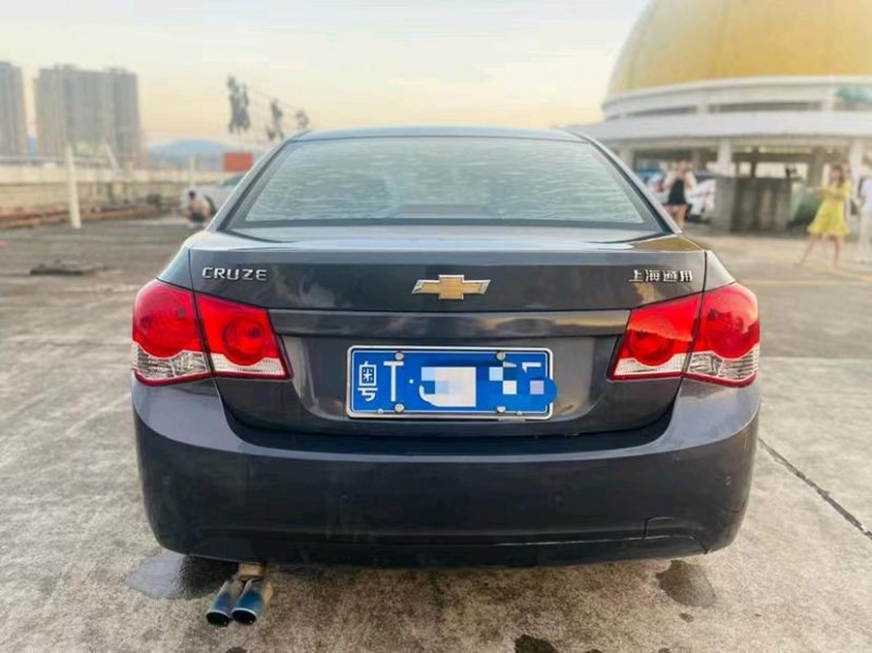 东莞10年雪佛兰科鲁兹9