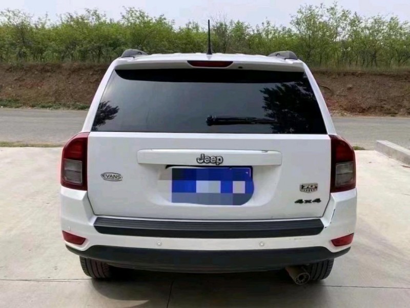 青島13年Jeep指南者1