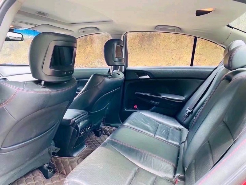 青岛12年本田雅阁2