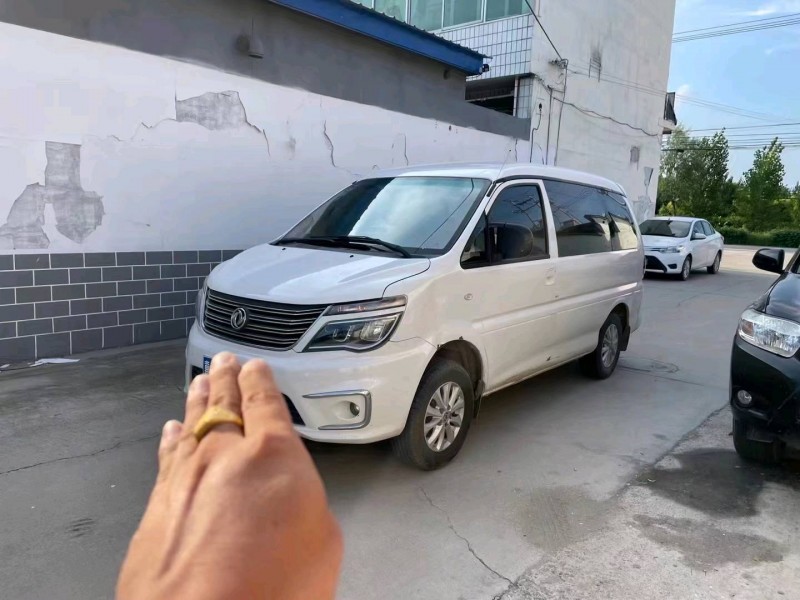 保定17年东风菱智3