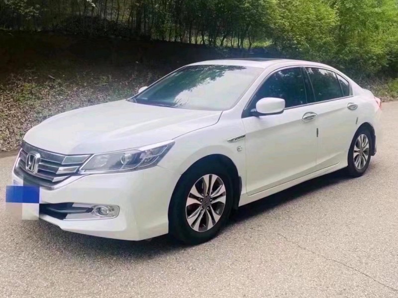 青岛16年本田雅阁4