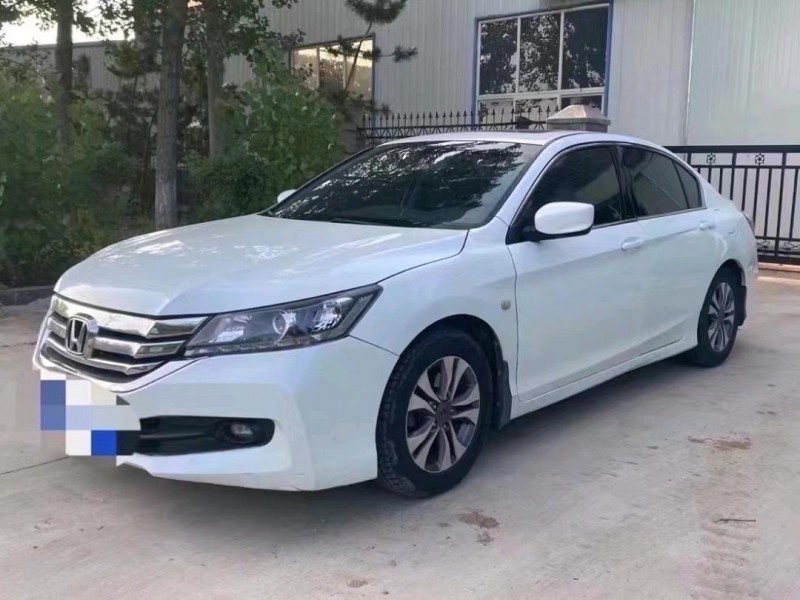 青岛15年本田雅阁3