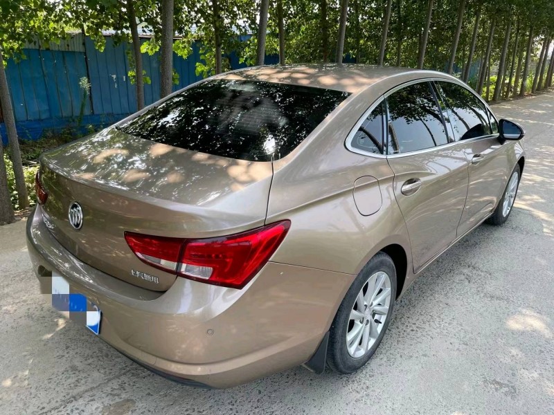 济宁18年别克威朗2