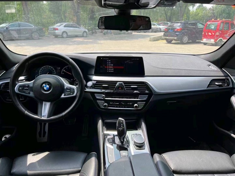 北京19年宝马5系3