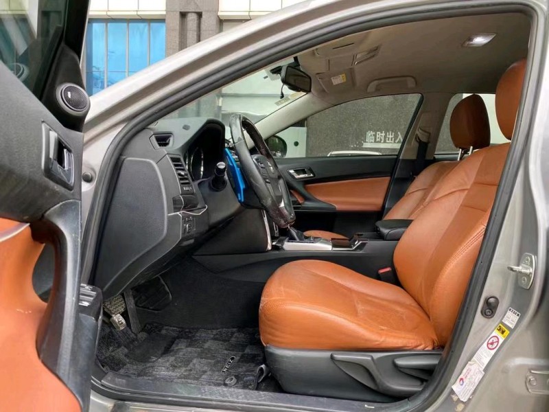 东莞13年丰田锐志7