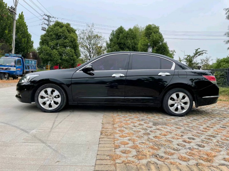 徐州12年本田雅阁7