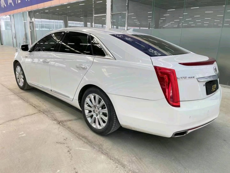 济宁13年凯迪拉克XTS3