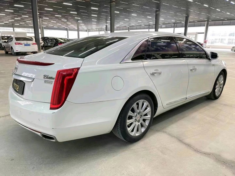 济宁13年凯迪拉克XTS2