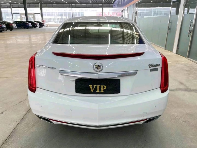济宁13年凯迪拉克XTS1