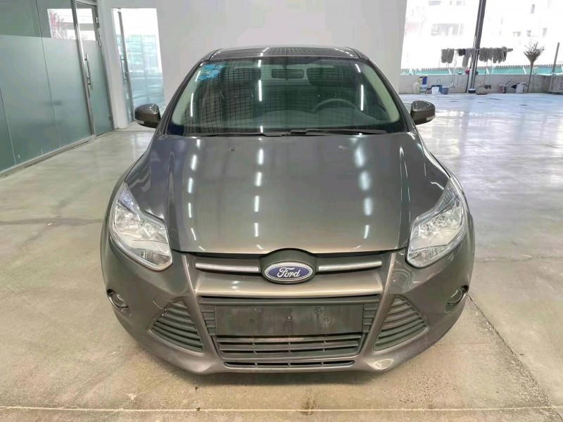 济宁15年福特福克斯1